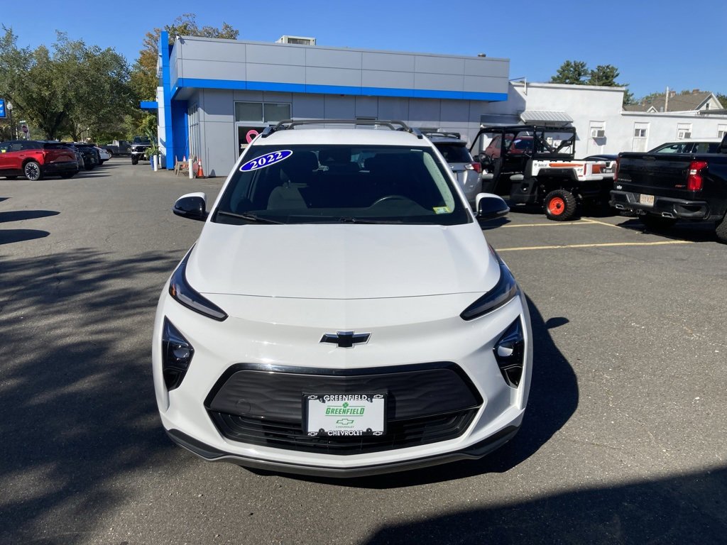 Used 2022 Chevrolet Bolt EUV LT w/ Comfort Package image 2