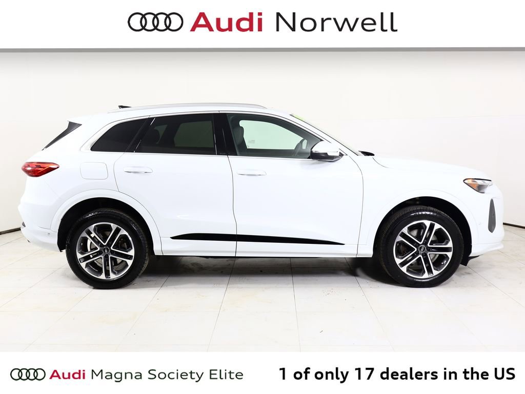 Used 2025 Audi Q5 2.0T Premium w/ Convenience Package image 19