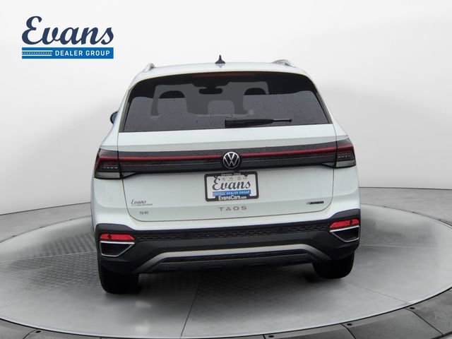 Certified 2025 Volkswagen Taos SE image 5
