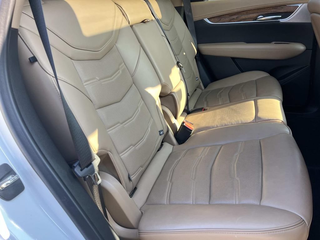 Used 2021 Cadillac XT5 Premium Luxury w/ Platinum Package FWD image 26