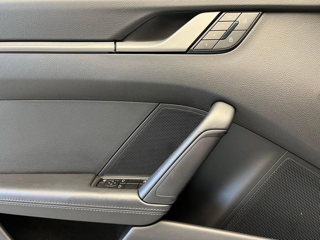 Certified 2025 Porsche 911 Carrera image 19