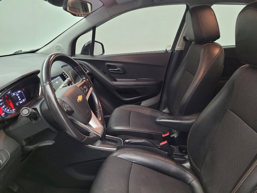 Used 2019 Chevrolet Trax LT w/ LT Convenience Package image 17
