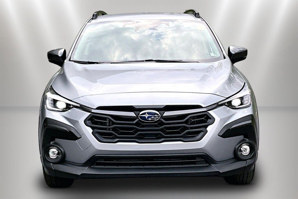 Used 2025 Subaru Crosstrek 2.5i Limited w/ Crosstrek Mirror Package AWD/4WD image 2