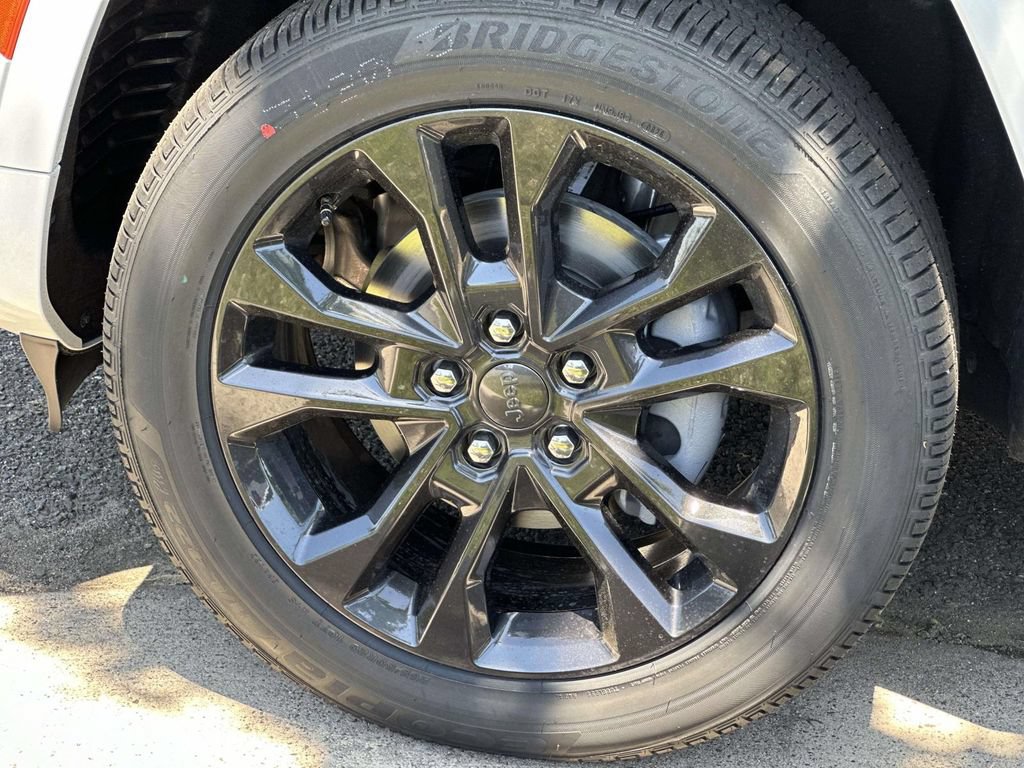 New 2026 Jeep Grand Cherokee Limited AWD/4WD image 12