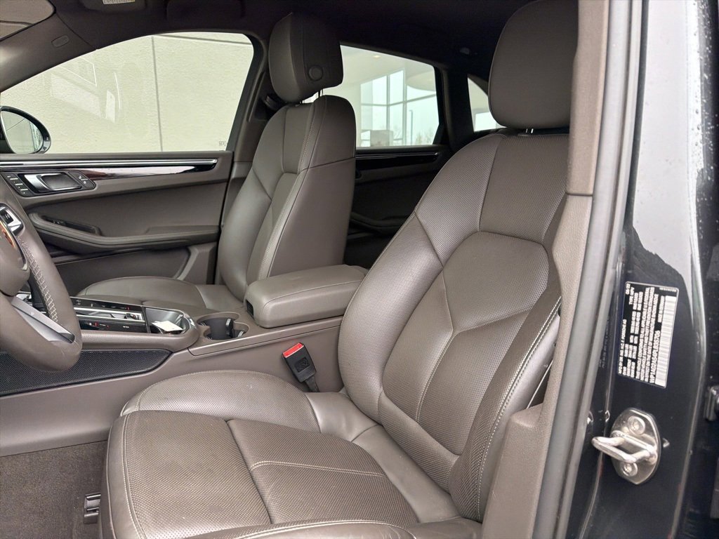 Used 2023 Porsche Macan S image 8