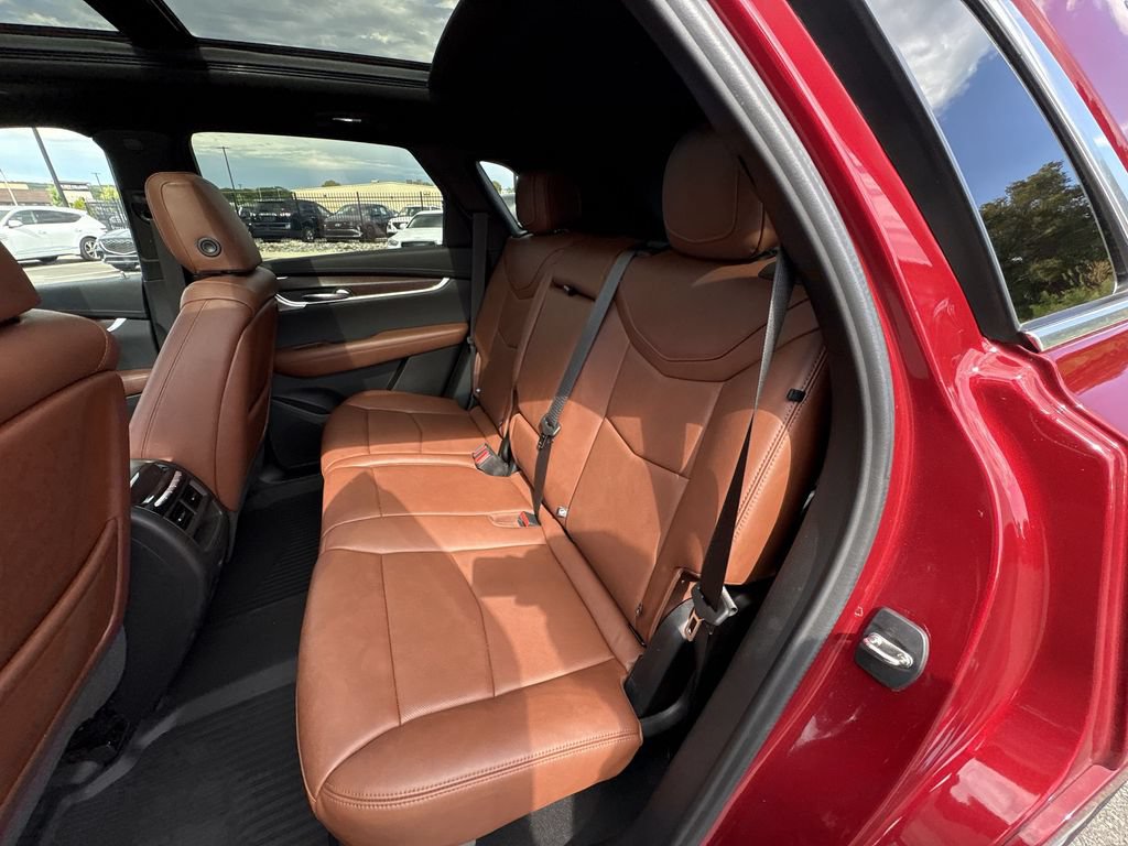 Used 2020 Cadillac XT5 Premium Luxury w/ LPO, Floor Liner Package FWD image 28