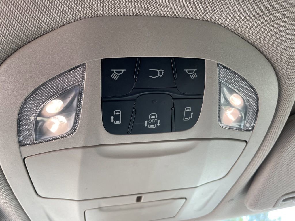 Used 2022 Chrysler Pacifica Touring-L FWD image 23
