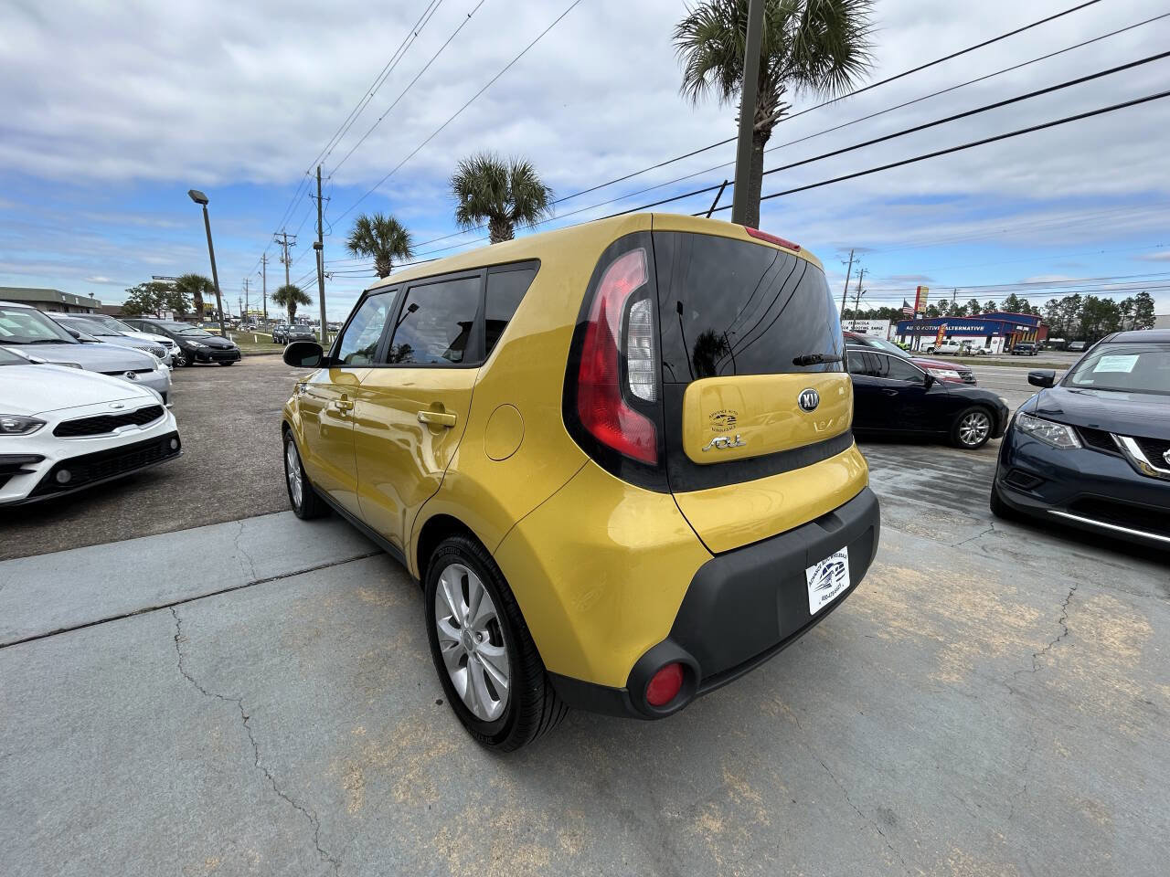 Used 2015 Kia Soul + image 7