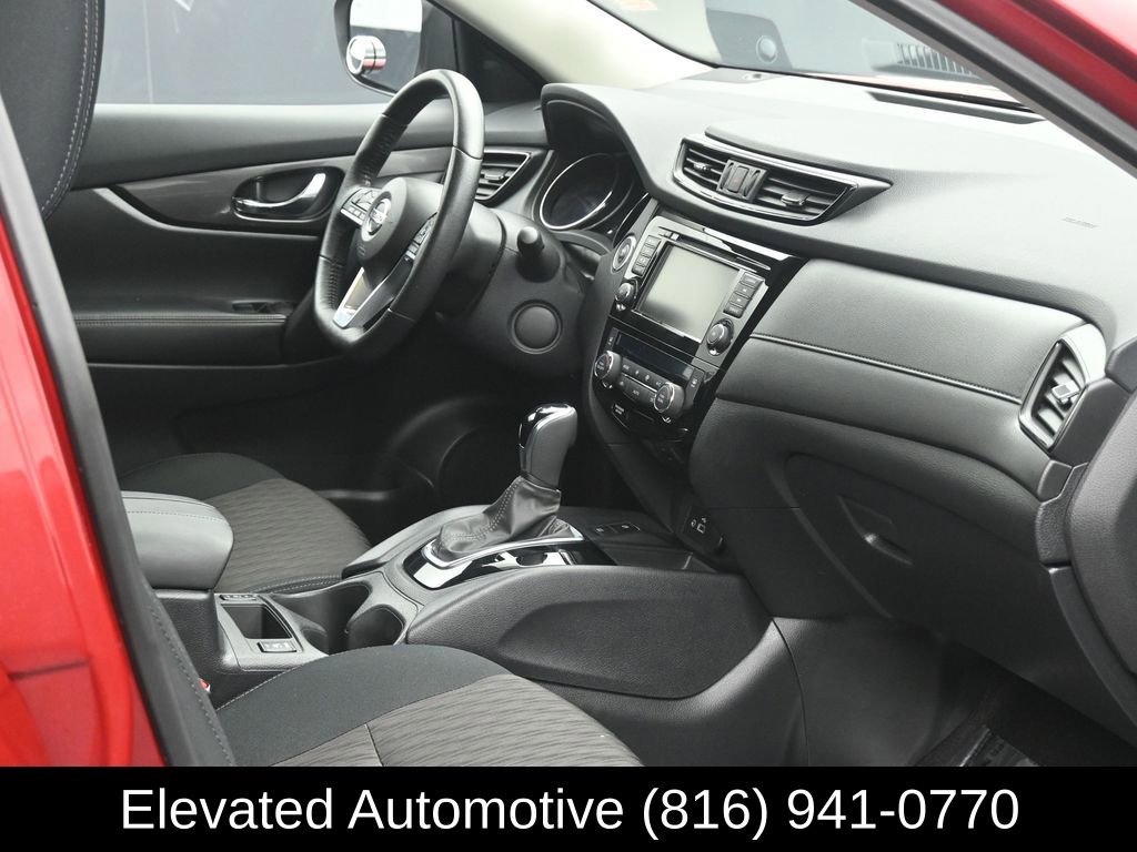 Used 2019 Nissan Rogue SV w/ Premium Package image 6