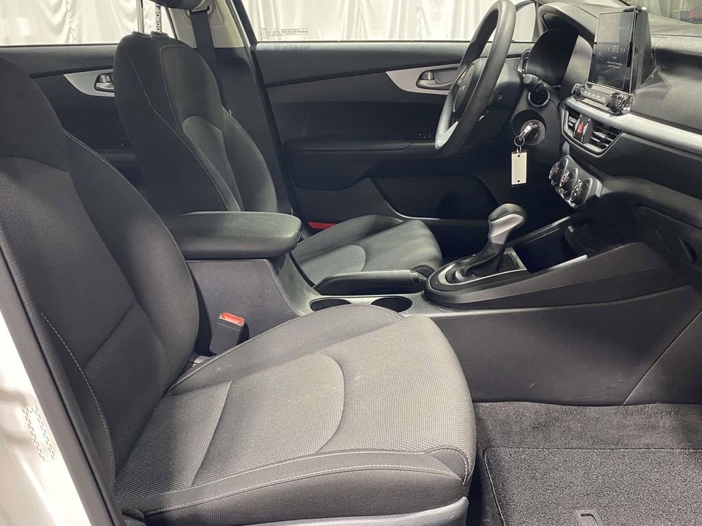 Used 2023 Kia Forte LXS image 30