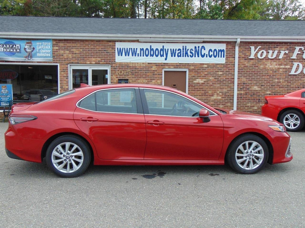 Used 2023 Toyota Camry LE FWD image 4
