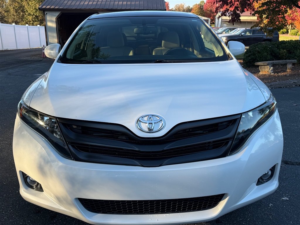 Used 2011 Toyota Venza w/ Convenience Pkg FWD image 8