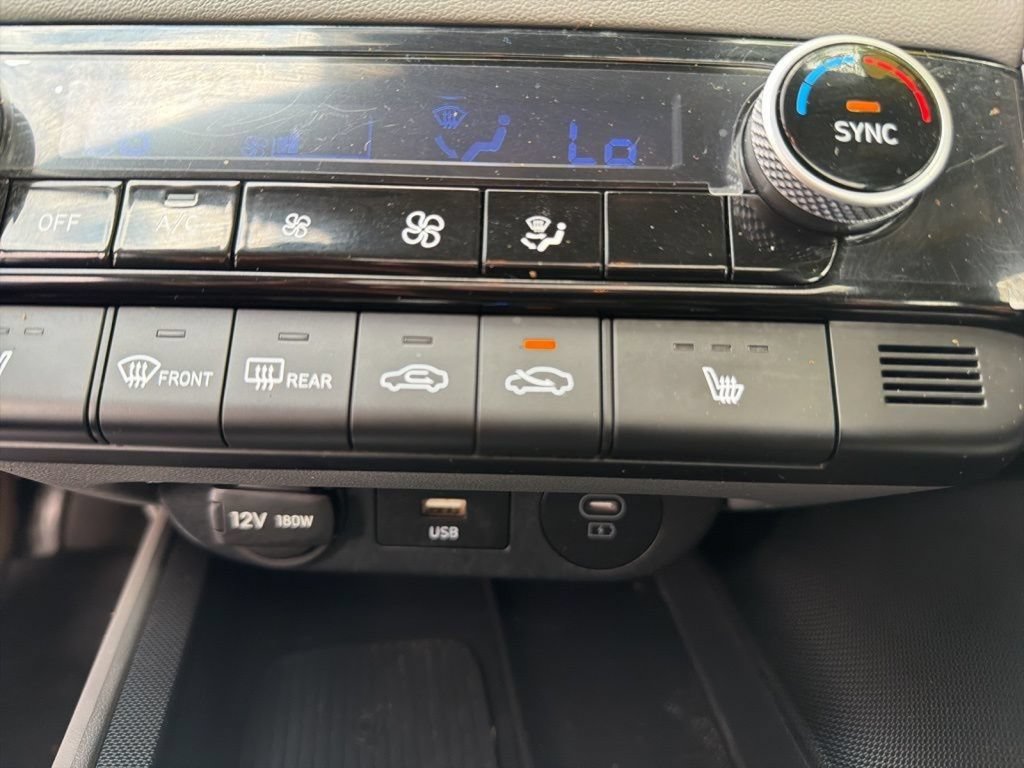 Used 2025 Hyundai Elantra SEL FWD image 21
