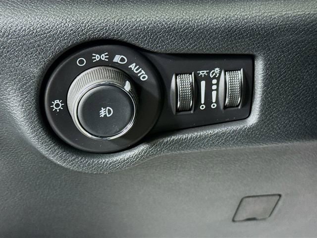 New 2026 Chrysler Pacifica Select image 10