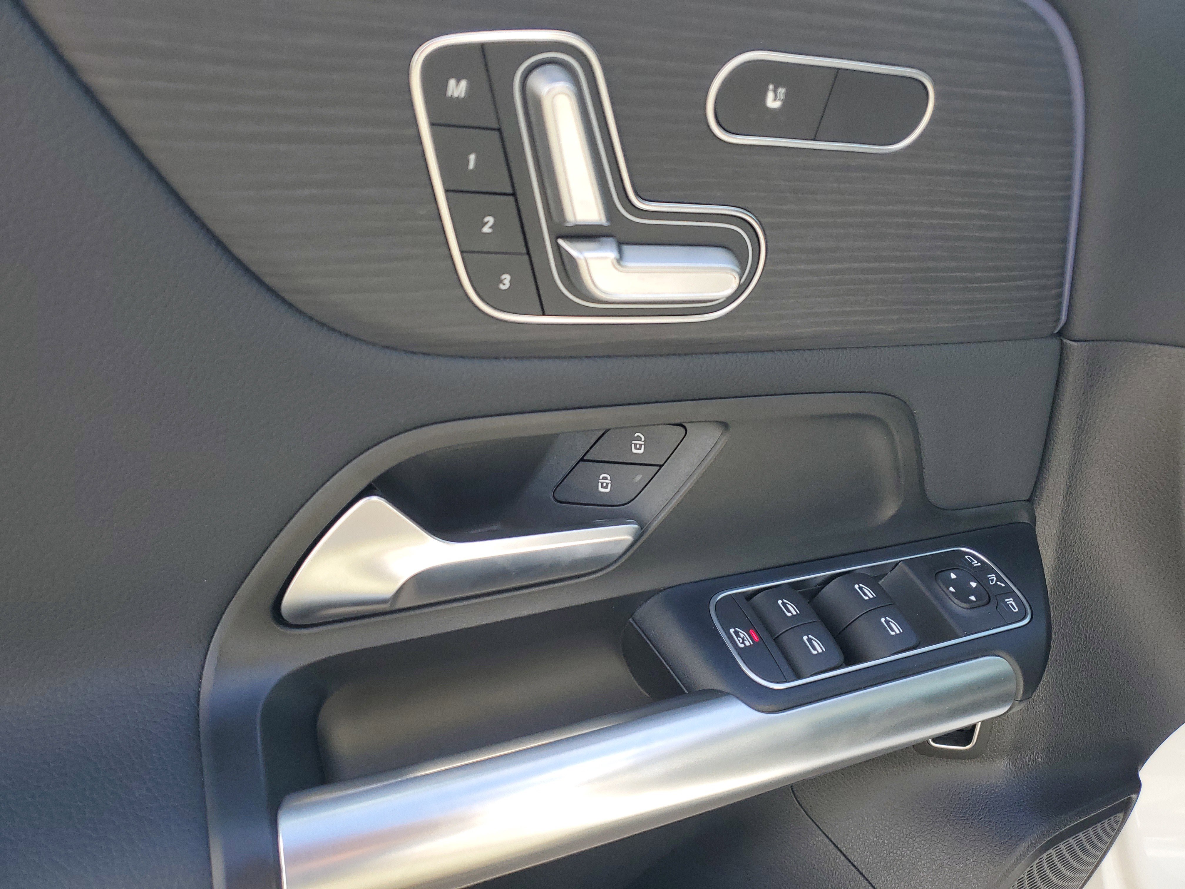 Certified 2025 Mercedes-Benz GLA 250 image 19