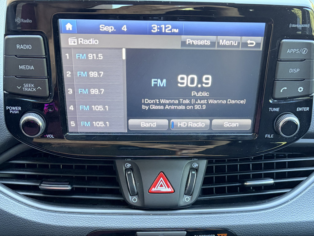 Used 2018 Hyundai Elantra GT FWD image 35