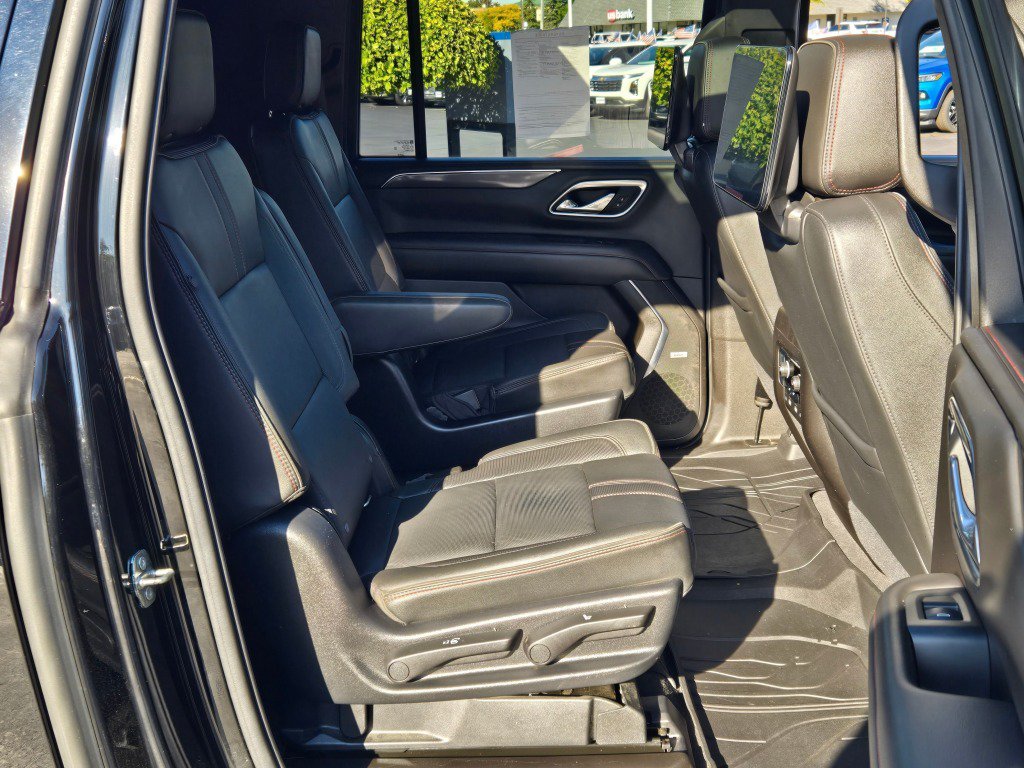 Certified 2021 Chevrolet Suburban RST w/ Luxury Package AWD/4WD image 10