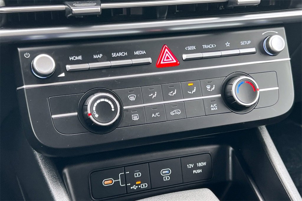 Used 2025 Hyundai Tucson SE image 22