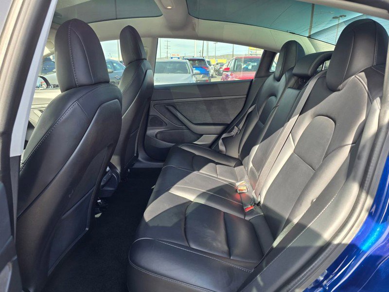Used 2020 Tesla Model 3 Standard Range RWD image 18