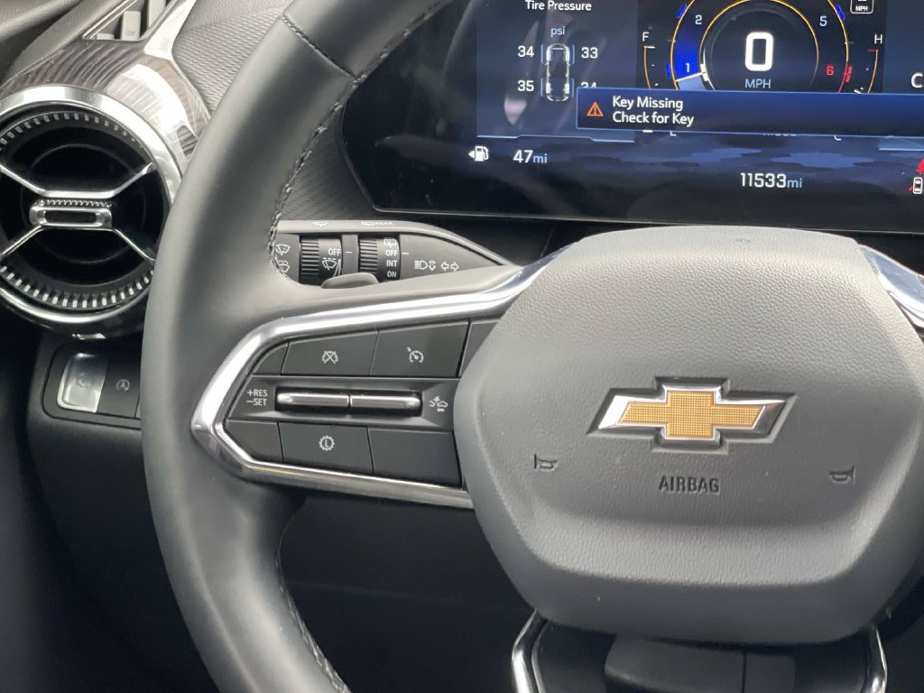 Used 2026 Chevrolet Equinox LT w/ Safety and Technology Package FWD image 9