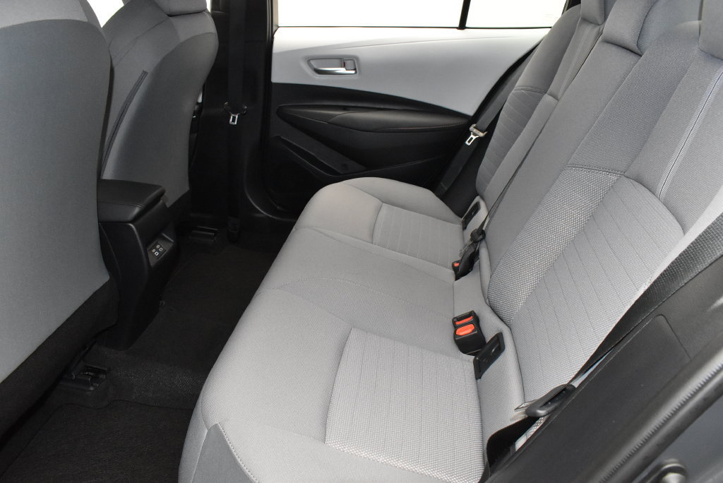 Used 2025 Toyota Corolla SE FWD image 30