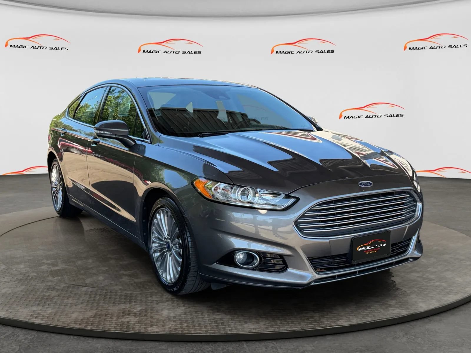 Used 2013 Ford Fusion Titanium w/ Titanium Driver Assist Pkg AWD/4WD image 5