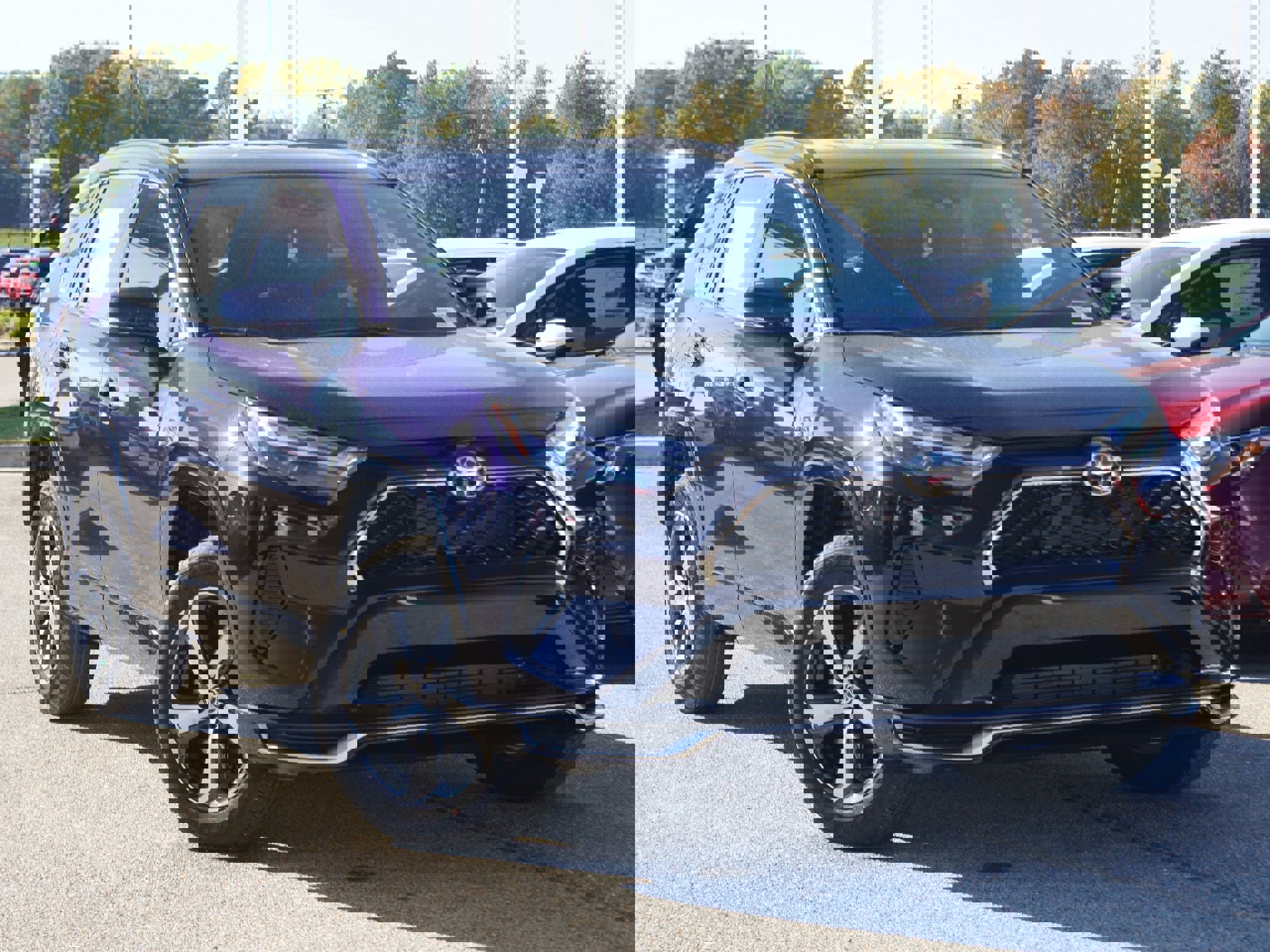 Used 2025 Toyota RAV4 SE image 6