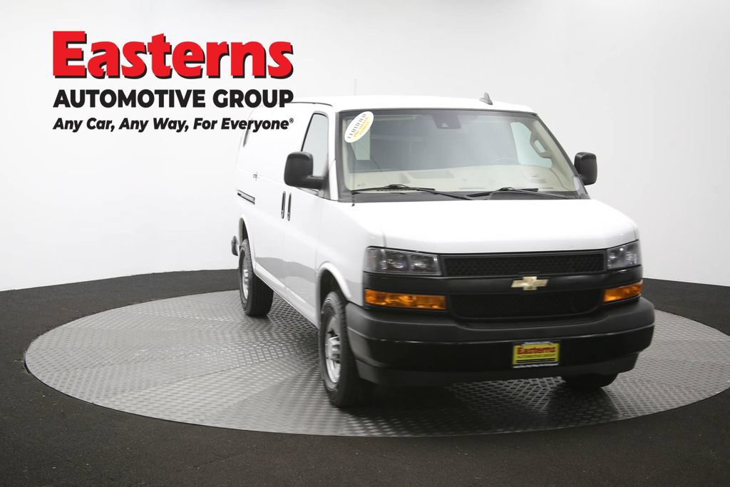 Used 2021 Chevrolet Express 3500 w/ Driver Convenience Package RWD image 47