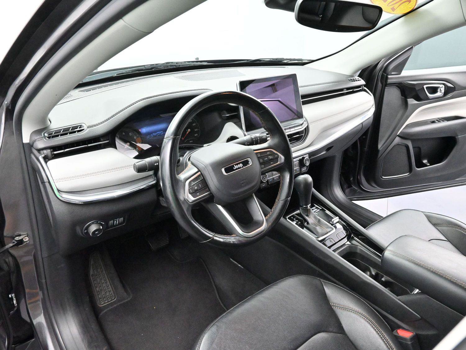 Used 2022 Jeep Compass Limited image 15