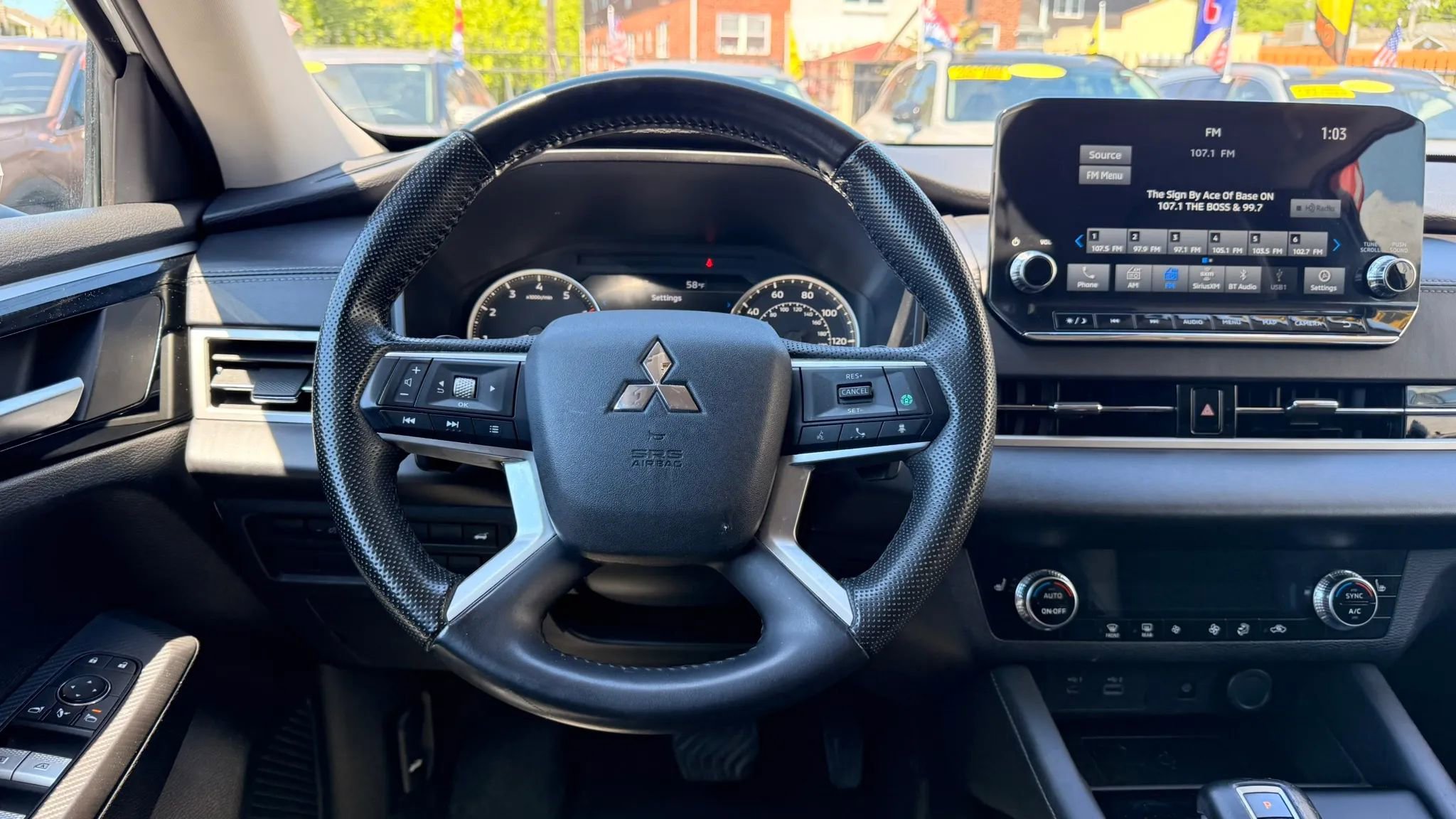 Used 2024 Mitsubishi Outlander FWD image 19