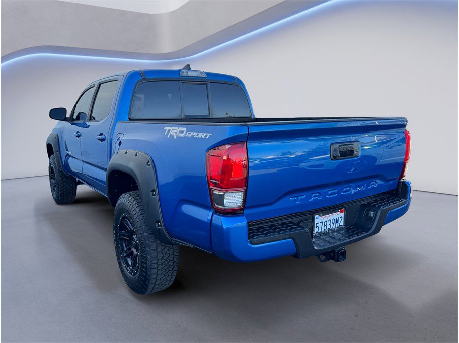 Used 2016 Toyota Tacoma TRD Sport w/ Towing Package RWD image 4