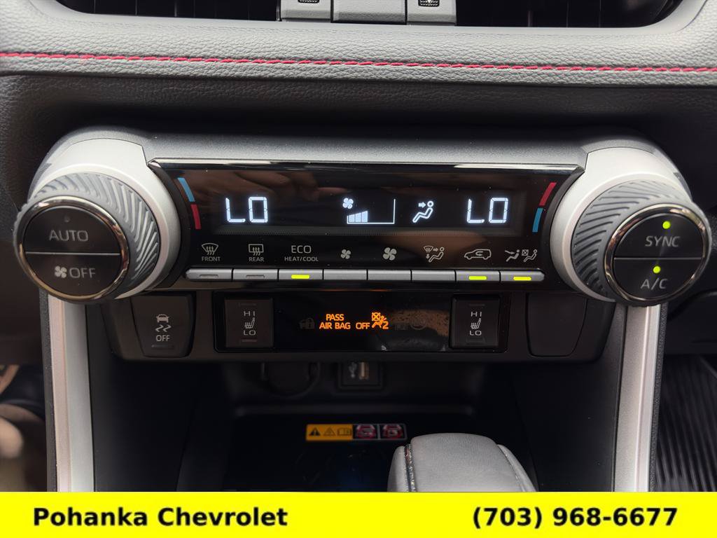 Used 2025 Toyota RAV4 XSE w/ Weather Package AWD/4WD image 17