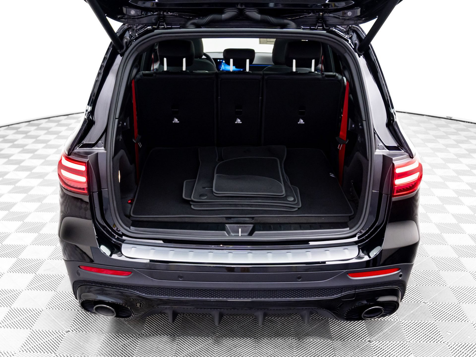 New 2026 Mercedes-Benz GLB 35 AMG 4MATIC image 35