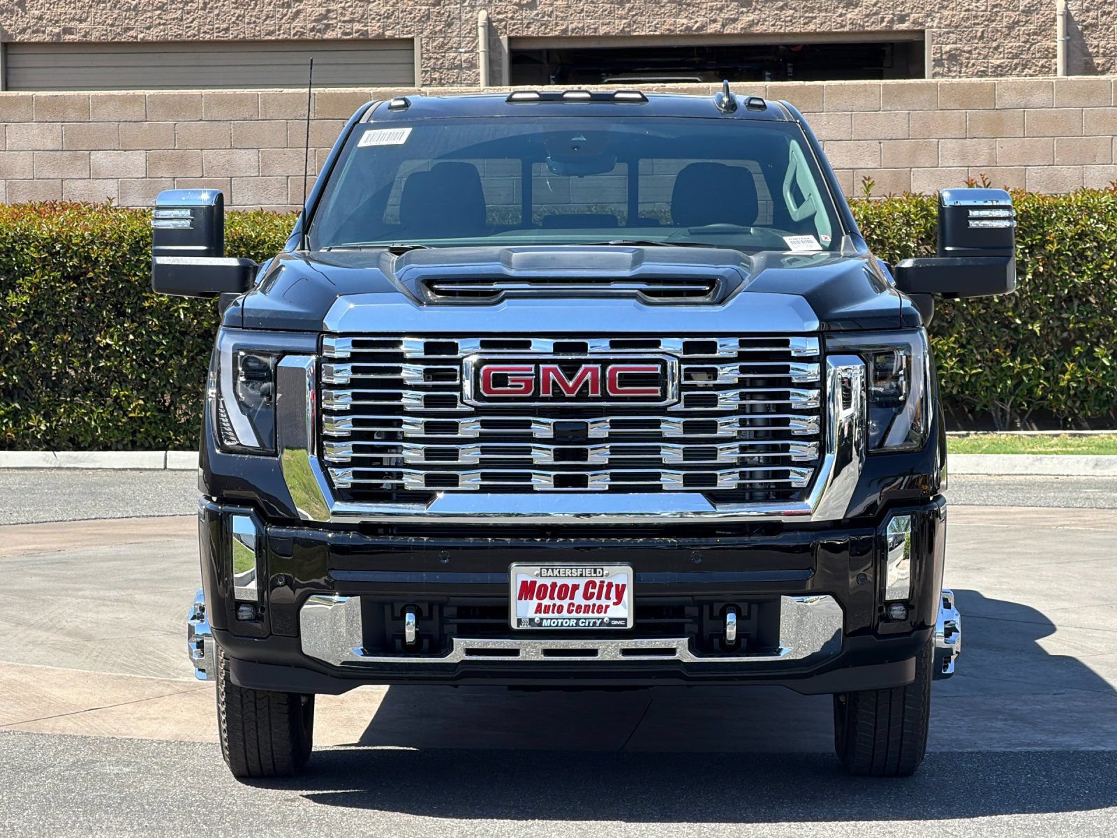 New 2026 GMC Sierra 3500 Denali w/ Denali Reserve Package AWD/4WD image 9