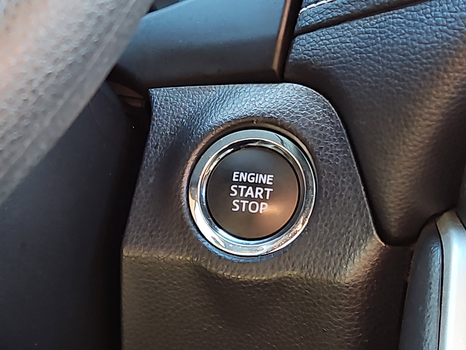 Used 2025 Toyota RAV4 XLE image 22