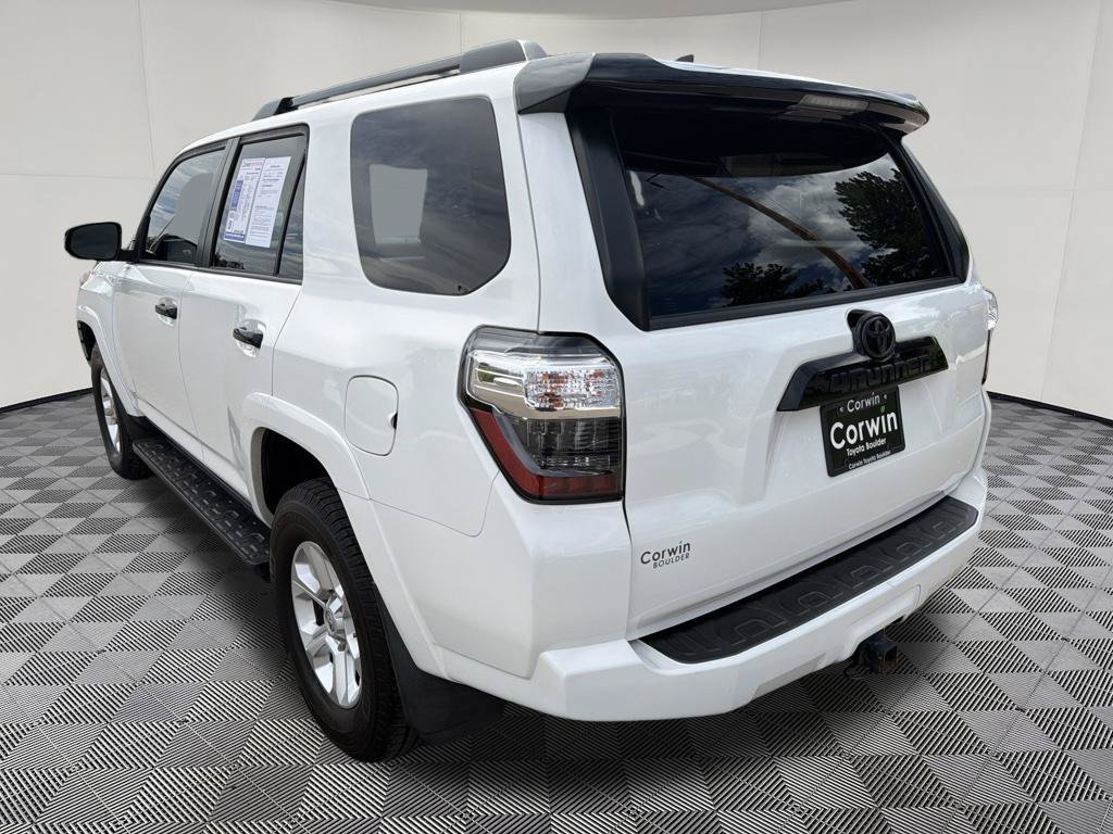 Used 2021 Toyota 4Runner Venture w/ Moonroof Package AWD/4WD image 5