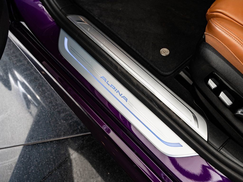 Certified 2022 BMW ALPINA B7 xDrive w/ Luxury Rear Seating Package image 47