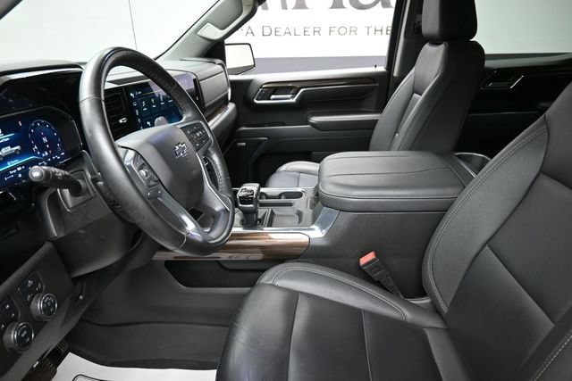 Used 2024 Chevrolet Silverado 1500 RST w/ Convenience Package II AWD/4WD image 16