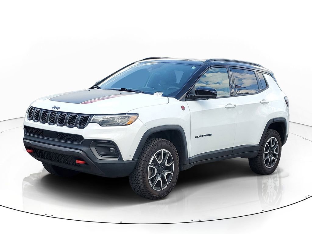 Used 2024 Jeep Compass Trailhawk w/ Trailhawk Elite Group AWD/4WD image 2