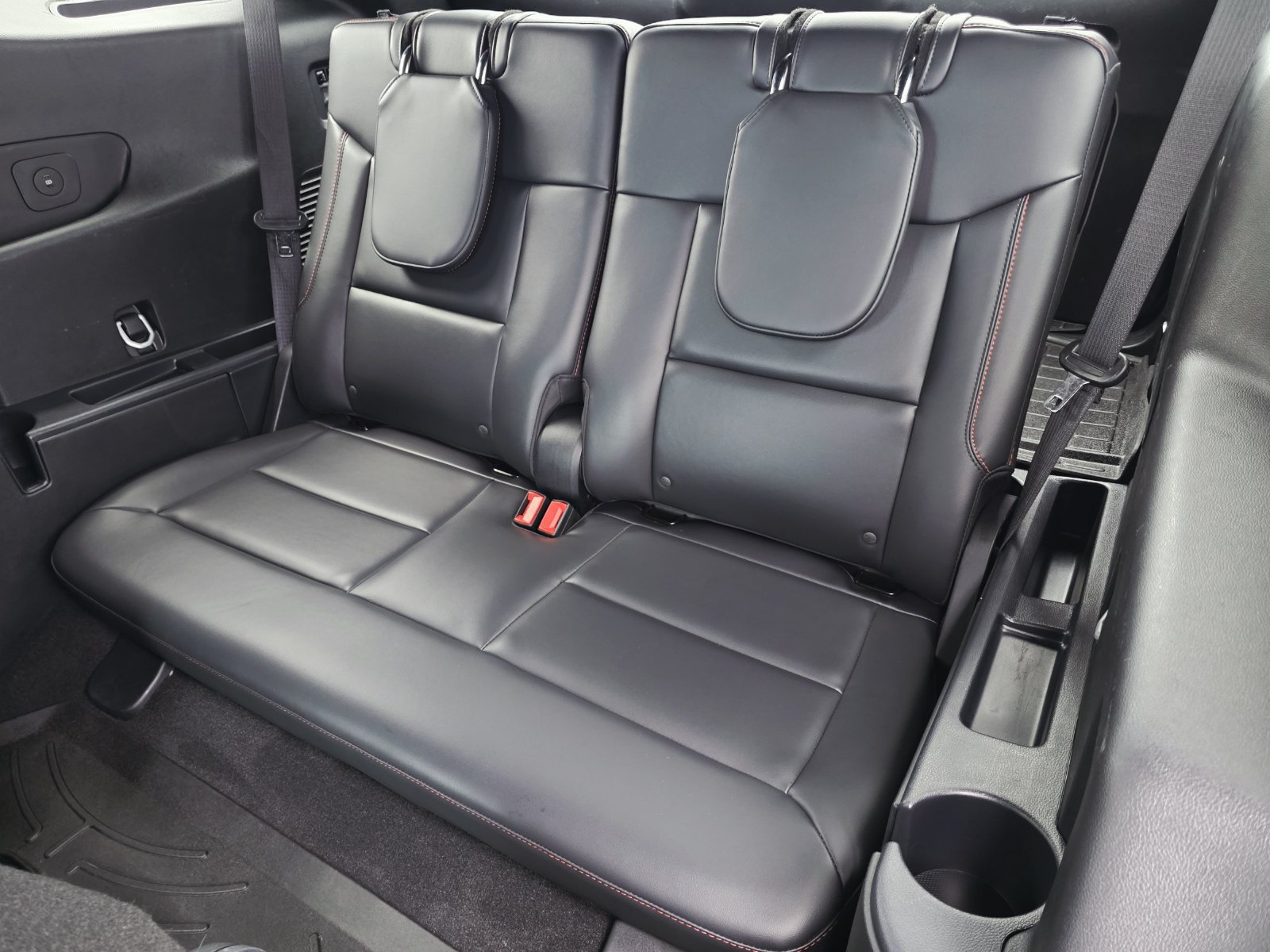 Used 2025 Ford Explorer ST w/ Sun And Sound Package AWD/4WD image 18