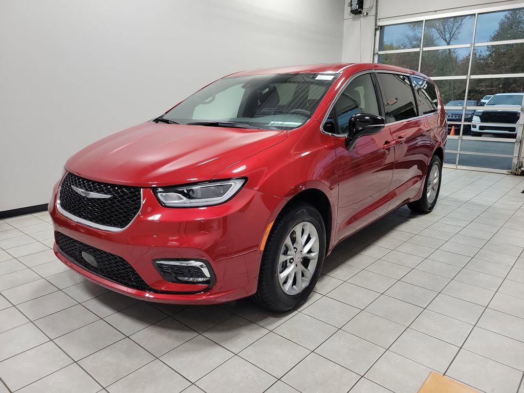 New 2026 Chrysler Pacifica Select AWD/4WD video 2