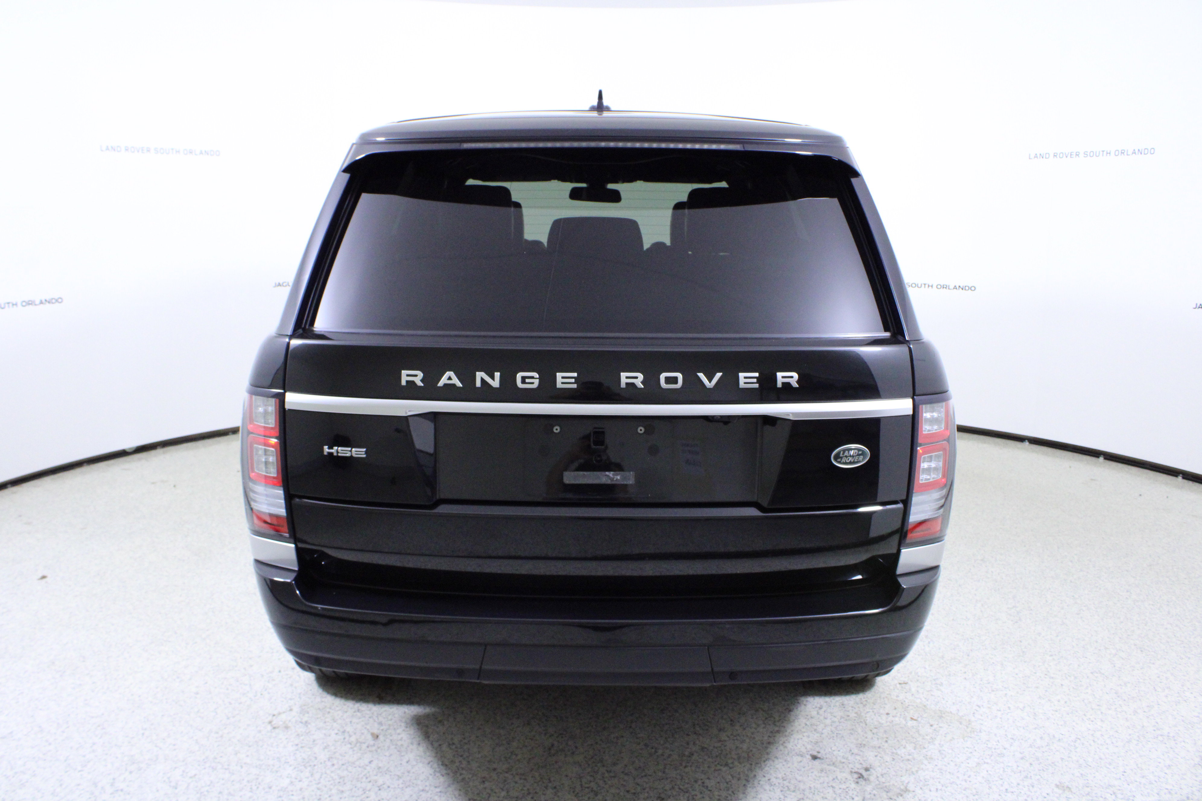 Used 2016 Land Rover Range Rover HSE image 6