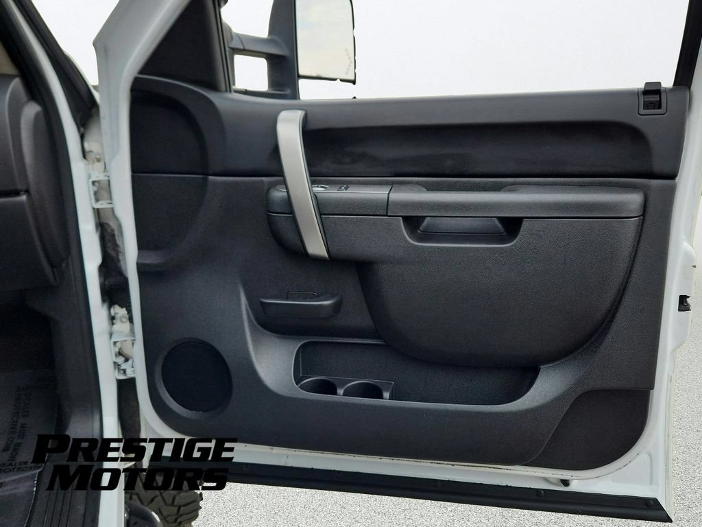 Used 2013 Chevrolet Silverado 2500 LT w/ Interior Plus Package AWD/4WD image 21