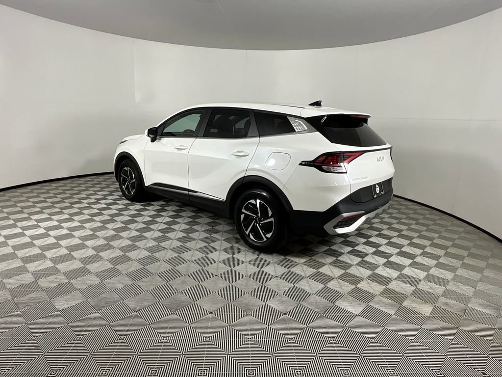 Used 2023 Kia Sportage LX FWD image 3