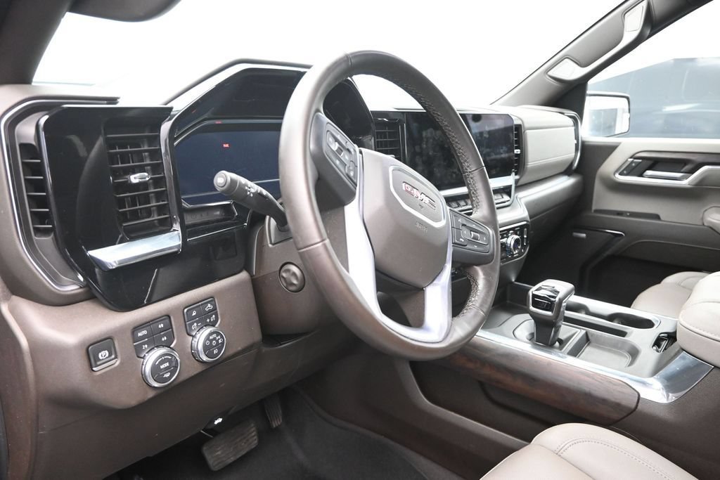 Used 2024 GMC Sierra 1500 SLT AWD/4WD image 12