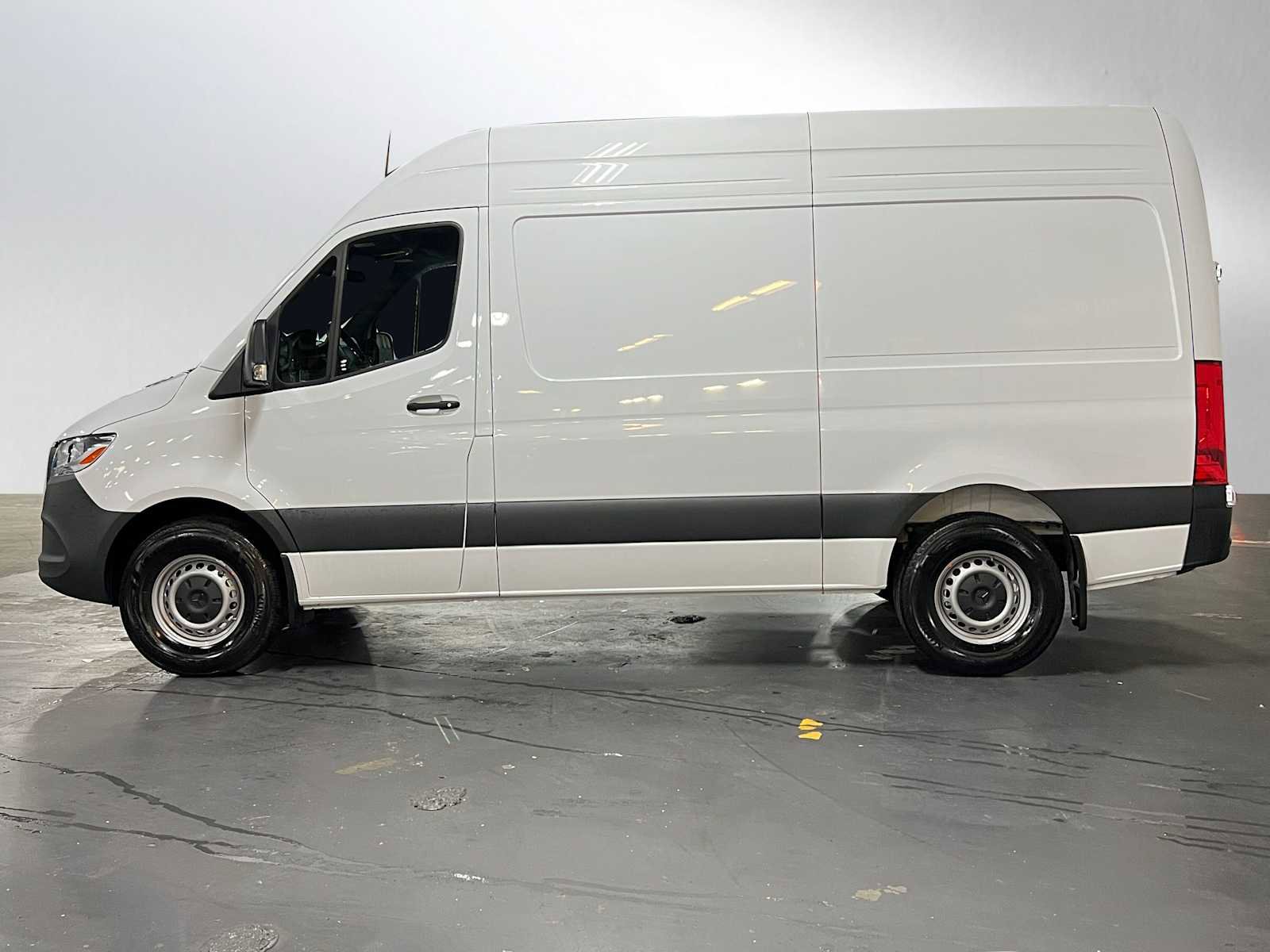 Used 2025 Mercedes-Benz Sprinter 2500 image 6