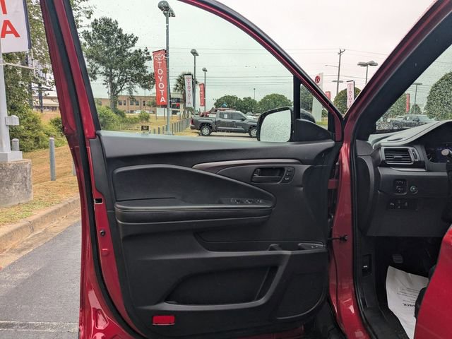 Used 2025 Honda Passport EX-L image 11