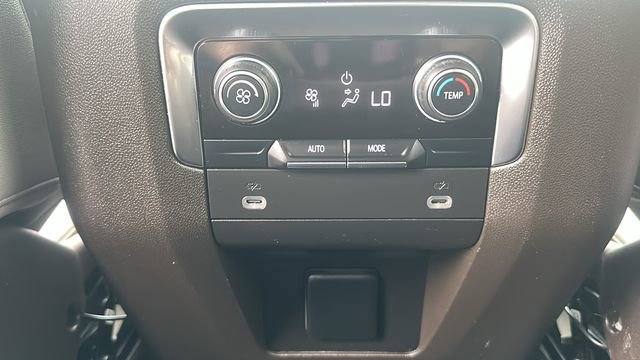 Used 2024 Chevrolet Suburban LT RWD image 22