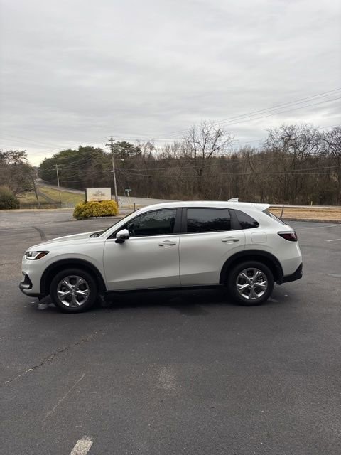 Used 2025 Honda HR-V LX image 16