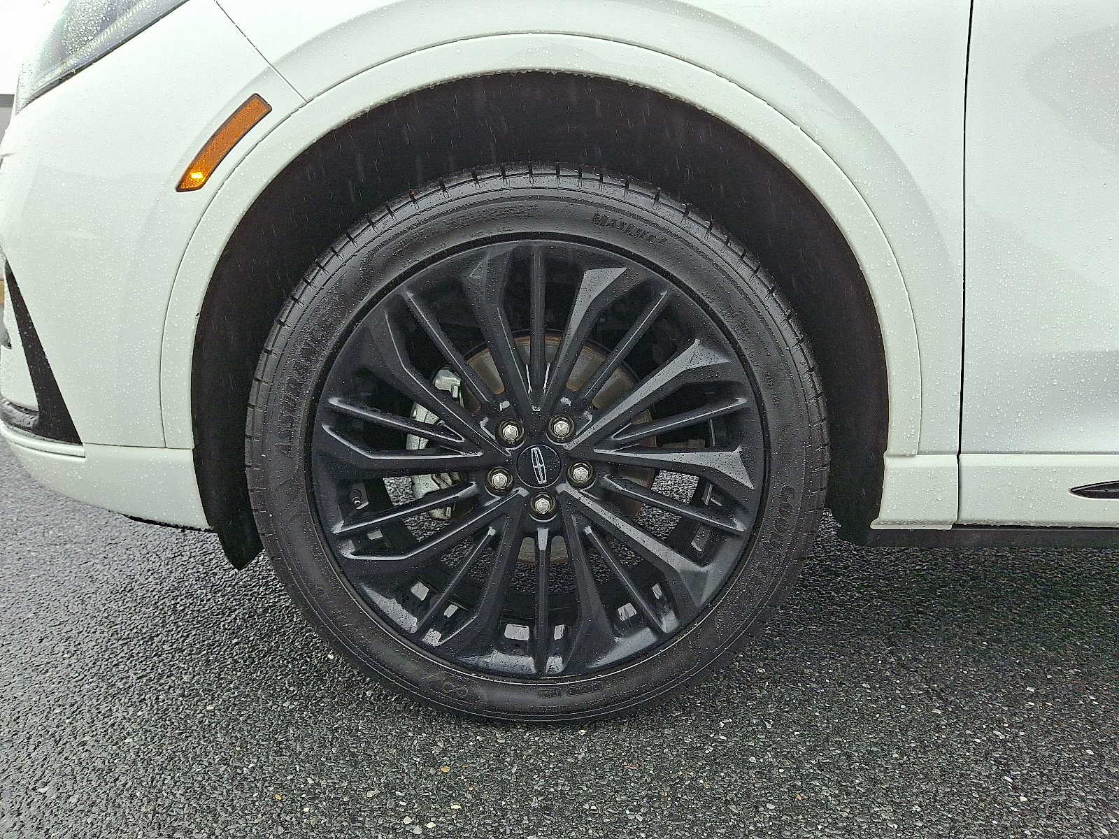 Used 2023 Lincoln Corsair AWD w/ Equipment Group 101A image 9